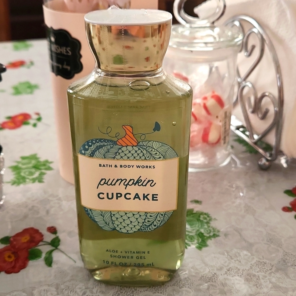 🆕PUMPKIN CUPCAKE Sealed.